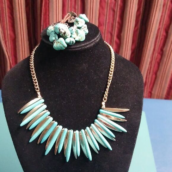 Faux Turquoise and Gold Tone Metal Necklace with Chunky Bracelet Southwestern - Picture 1 of 6